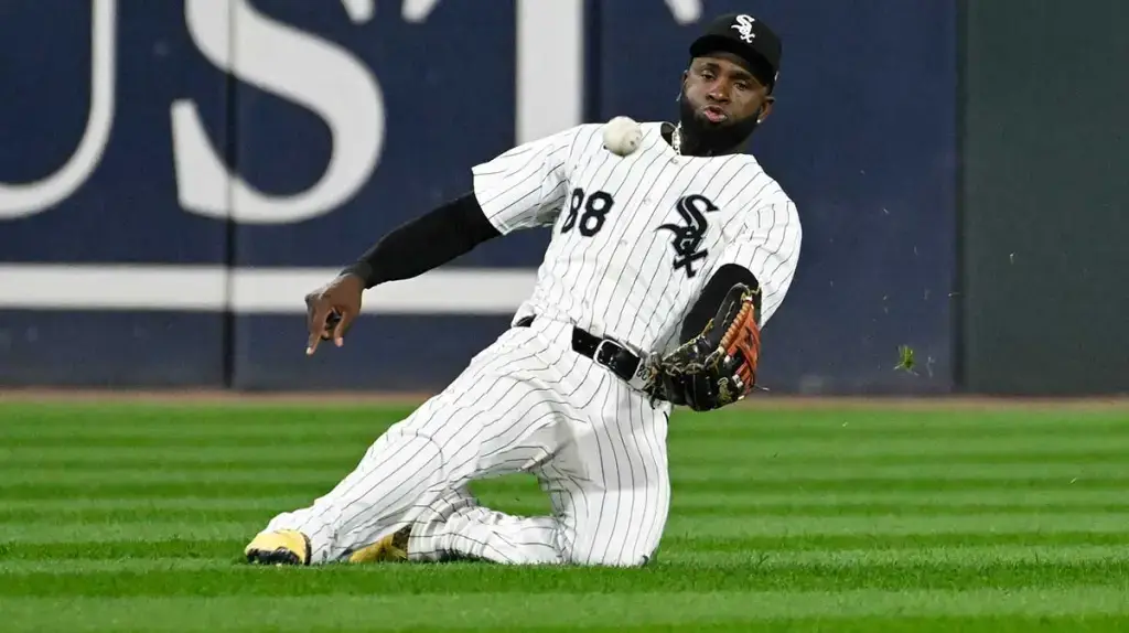 Luis-Robert路易斯·羅伯特 洛杉磯道奇隊在 2025 年 MLB 賽季必須解決的致命弱點