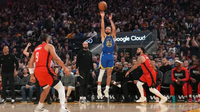 Stephen Curry與休士頓火箭隊主教練發生了言語衝突